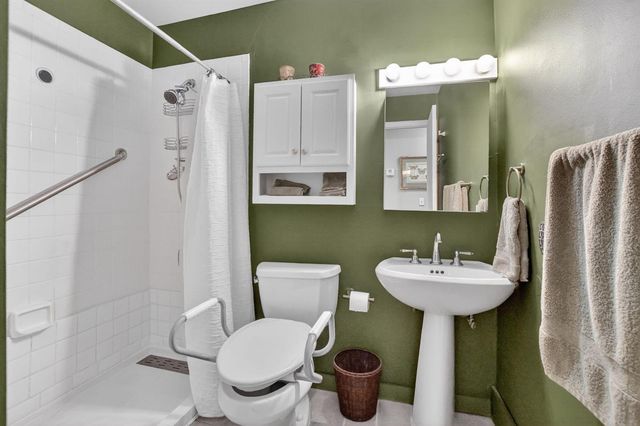 8353 Huntsman Place, Boca Raton, FL 33433