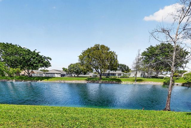 8353 Huntsman Place, Boca Raton, FL 33433