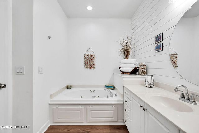 742 Indica Court Apt 301, Wilmington, NC 28405