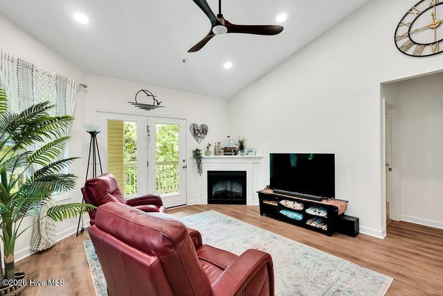 742 Indica Court Apt 301, Wilmington, NC 28405