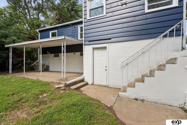 6325 N 37th Street, Omaha, NE 68111