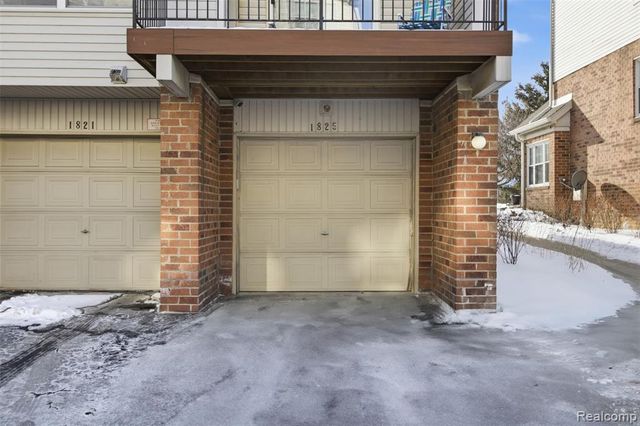 1825 Campau Farms Circle, Detroit, MI 48207