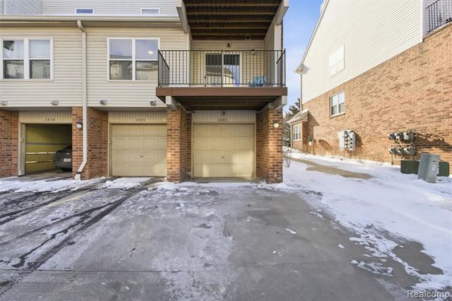 1825 Campau Farms Circle, Detroit, MI 48207