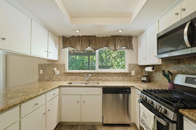 1951 Colombard Cir, Lodi, CA 95240