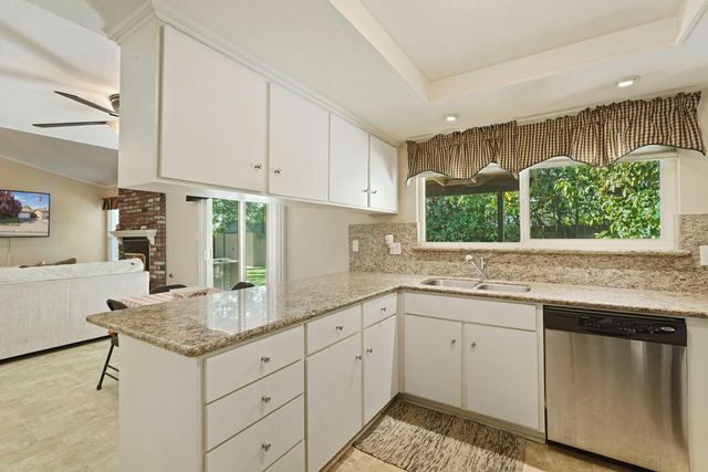 1951 Colombard Cir, Lodi, CA 95240