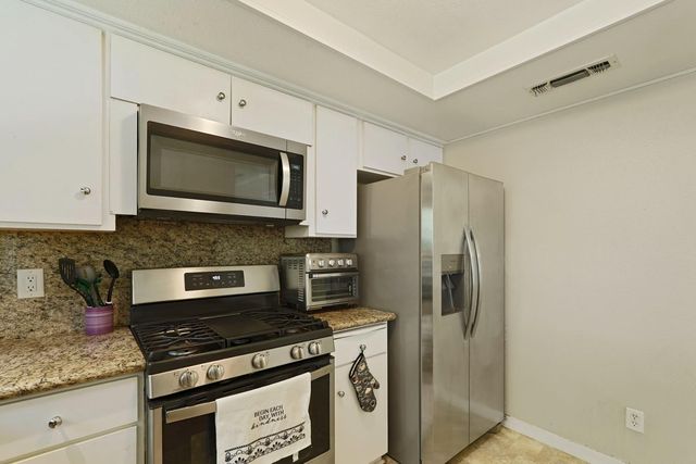 1951 Colombard Cir, Lodi, CA 95240