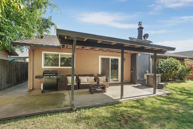 1951 Colombard Cir, Lodi, CA 95240