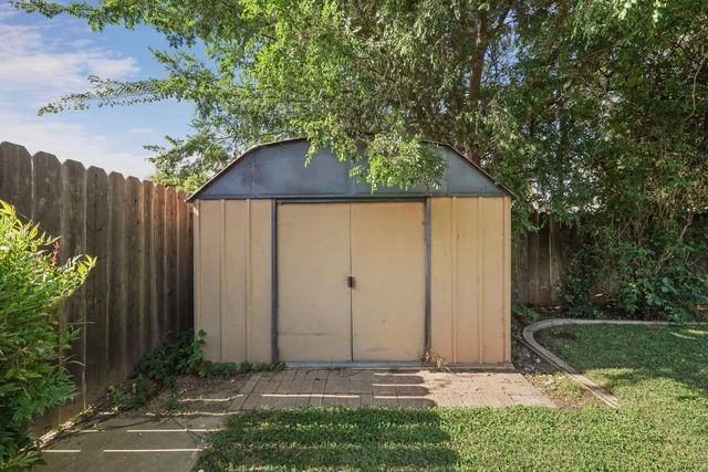 1951 Colombard Cir, Lodi, CA 95240