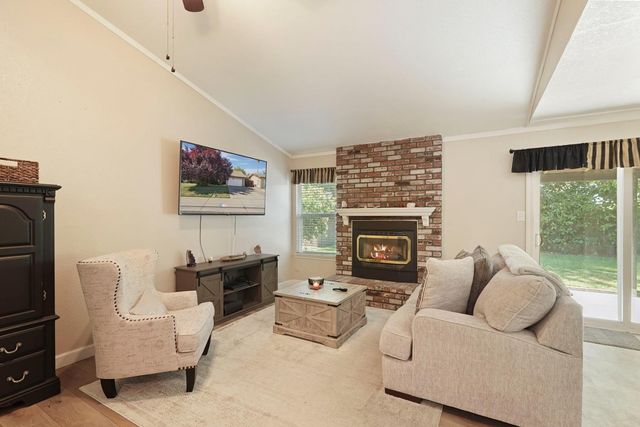 1951 Colombard Cir, Lodi, CA 95240