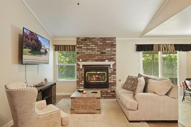 1951 Colombard Cir, Lodi, CA 95240