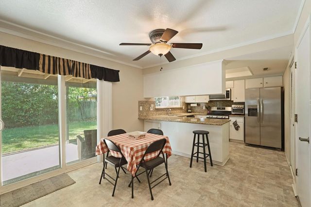 1951 Colombard Cir, Lodi, CA 95240