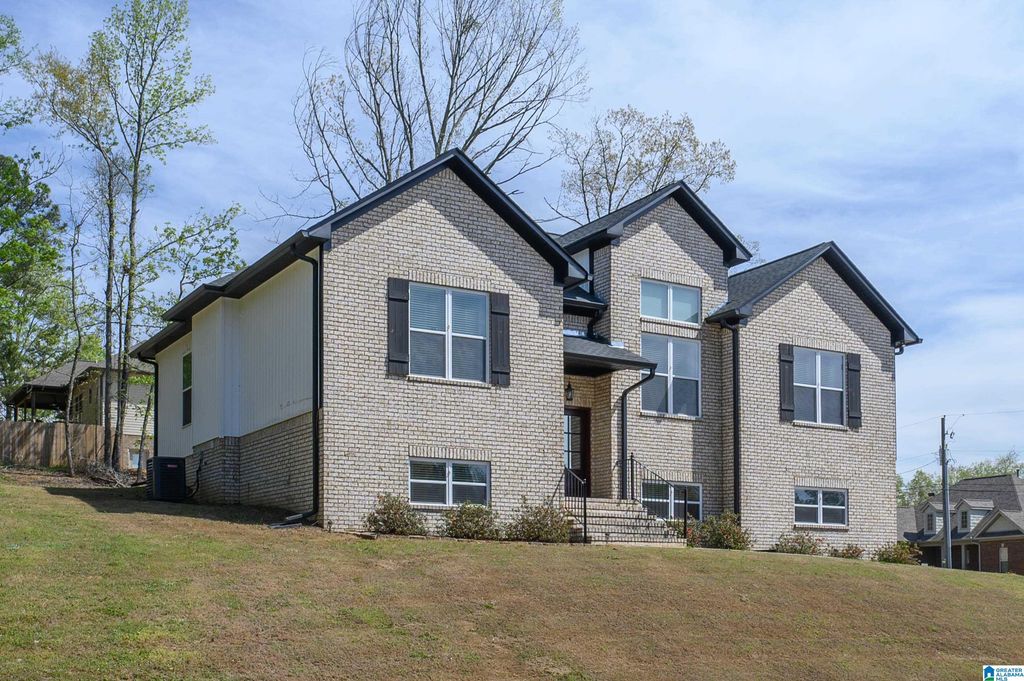 315 RICHARDS CIRCLE, Pell City, AL 35128