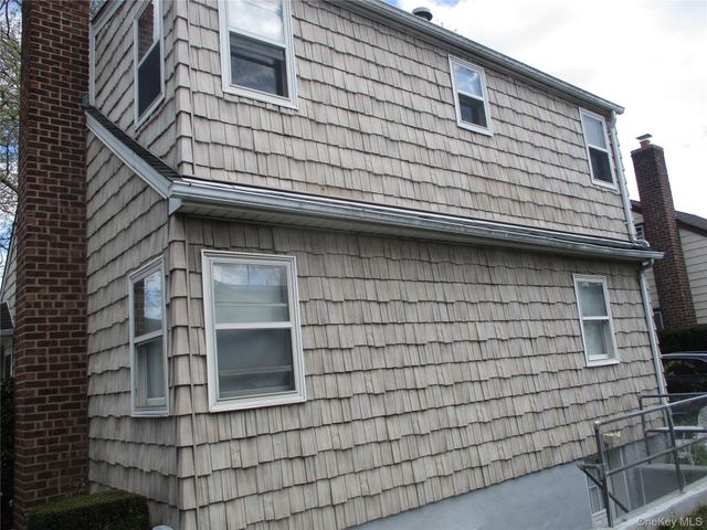 167 Roosevelt Avenue, Mineola, NY 11501