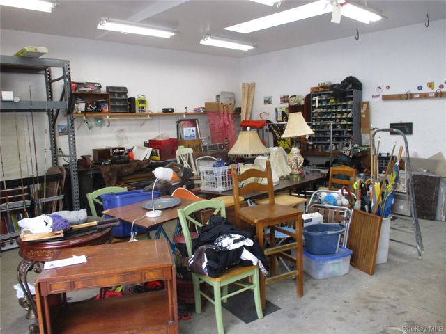 167 Roosevelt Avenue, Mineola, NY 11501
