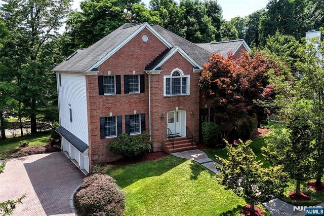 2 Concord Court, Mahwah, NJ 07430