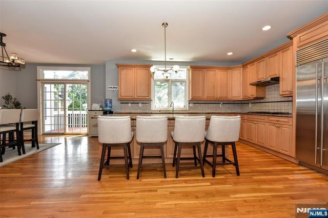 2 Concord Court, Mahwah, NJ 07430