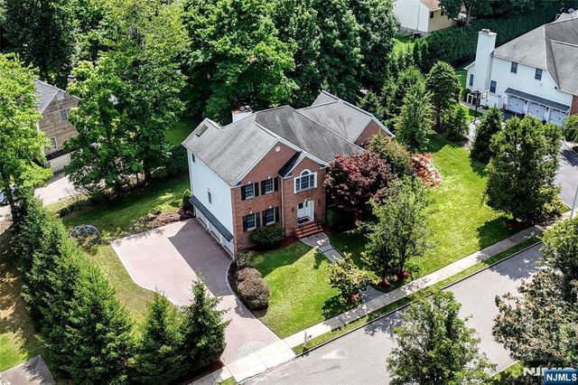 2 Concord Court, Mahwah, NJ 07430