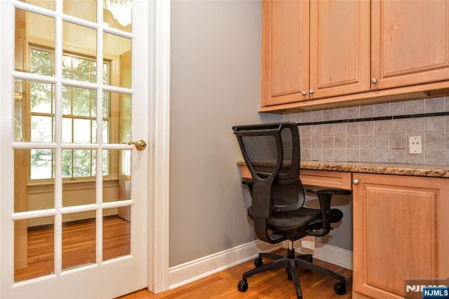 2 Concord Court, Mahwah, NJ 07430