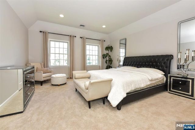 2 Concord Court, Mahwah, NJ 07430