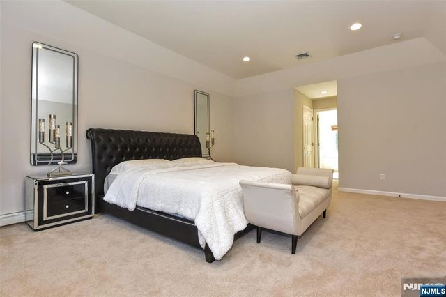 2 Concord Court, Mahwah, NJ 07430