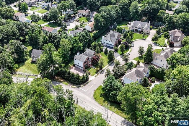 2 Concord Court, Mahwah, NJ 07430