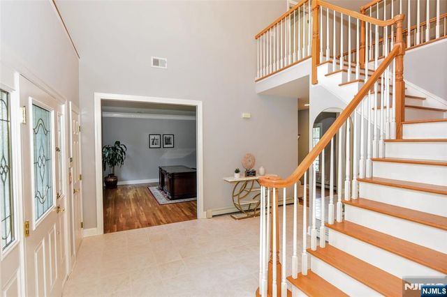 2 Concord Court, Mahwah, NJ 07430
