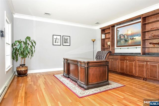 2 Concord Court, Mahwah, NJ 07430