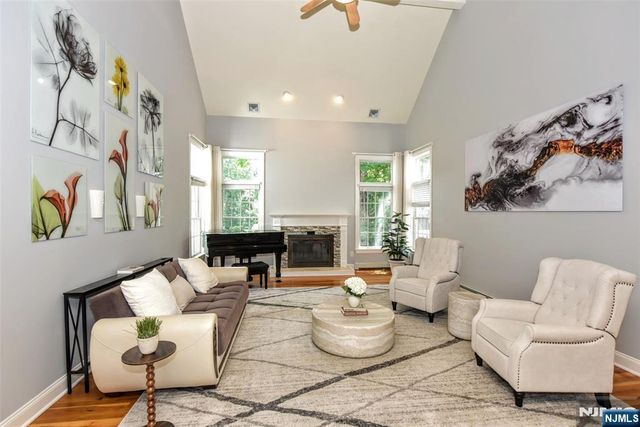 2 Concord Court, Mahwah, NJ 07430
