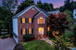 2 Concord Court, Mahwah, NJ 07430