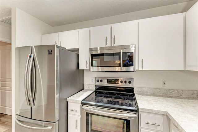 2046 OLD TREVOR WAY, Sarasota, FL 34232