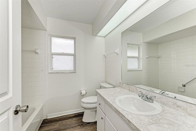 2046 OLD TREVOR WAY, Sarasota, FL 34232