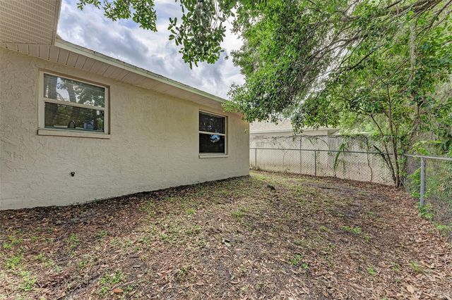 2046 OLD TREVOR WAY, Sarasota, FL 34232