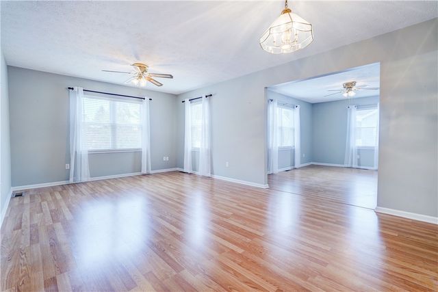 12 Gursslin Lane, Parma, NY 14468