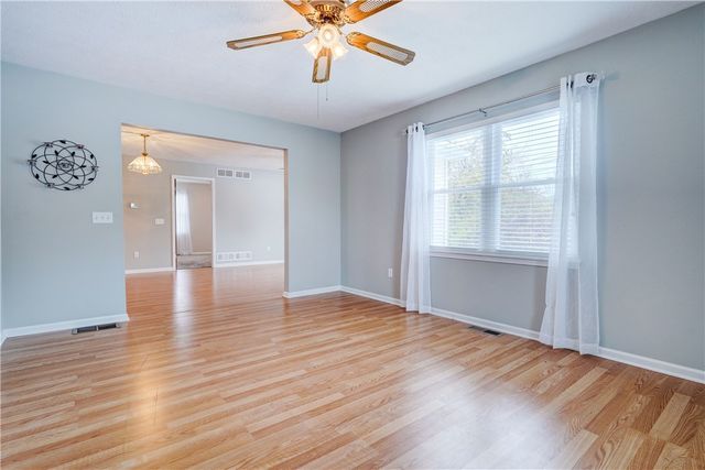 12 Gursslin Lane, Parma, NY 14468