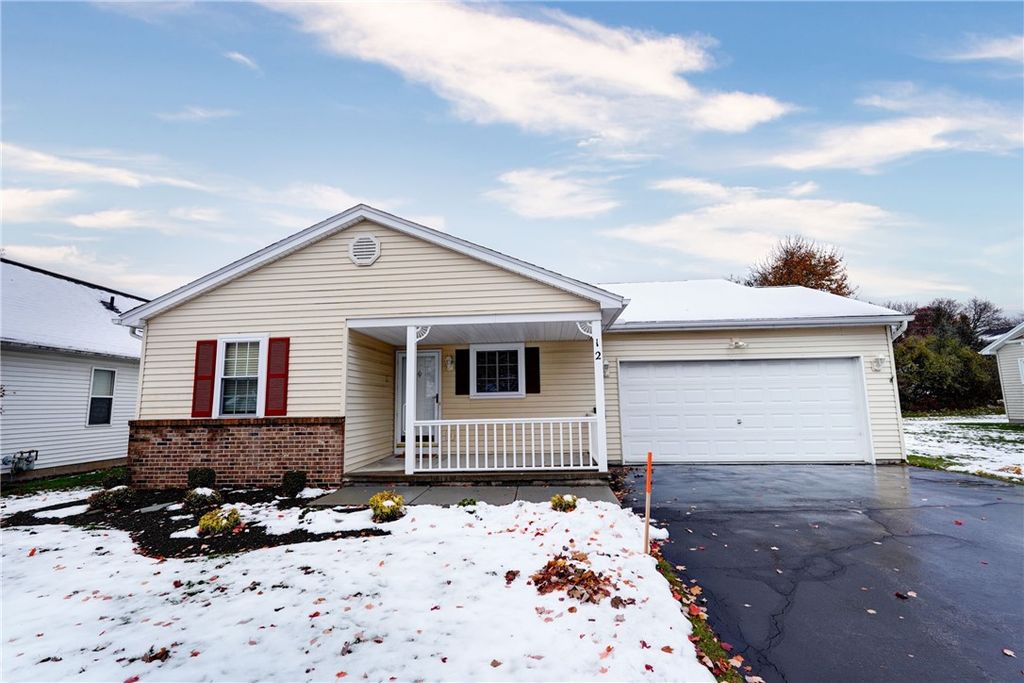 12 Gursslin Lane, Parma, NY 14468