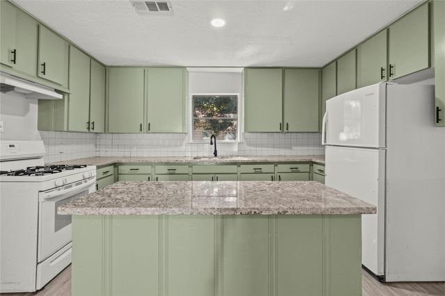 2811 Morningside Lane, Pasadena, TX 77506