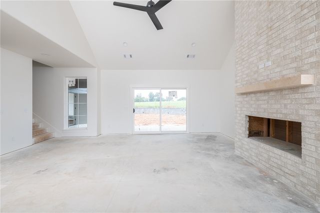 345 SW Bryant Road, Gentry, AR 72734
