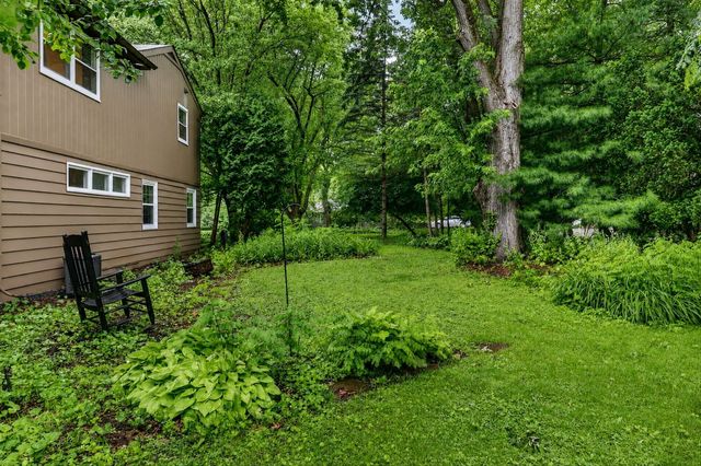 393 Warwick Lane, Lakewood, IL 60014