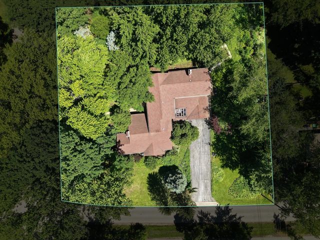 393 Warwick Lane, Lakewood, IL 60014
