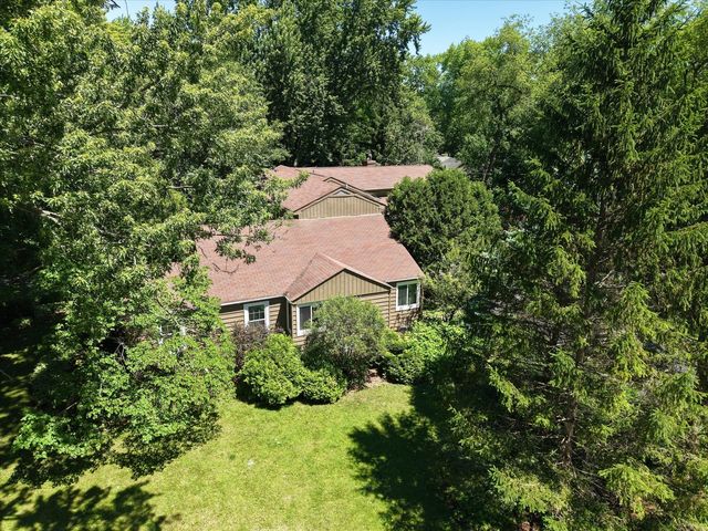 393 Warwick Lane, Lakewood, IL 60014