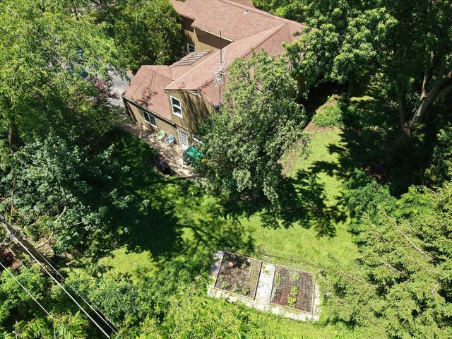 393 Warwick Lane, Lakewood, IL 60014