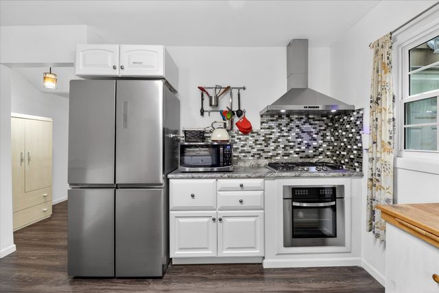 393 Warwick Lane, Lakewood, IL 60014