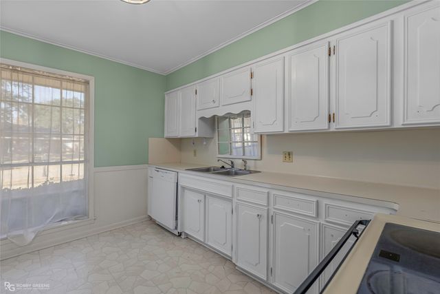 7325 Camelback Drive, Shreveport, LA 71105