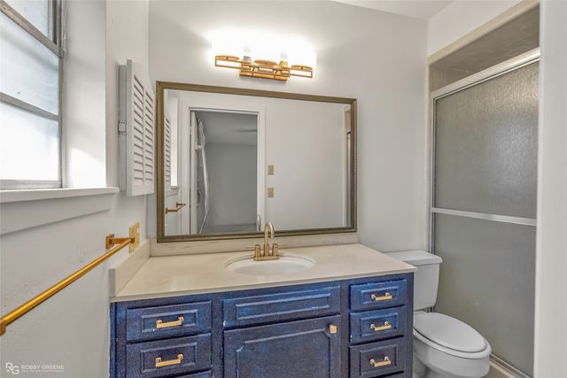 7325 Camelback Drive, Shreveport, LA 71105