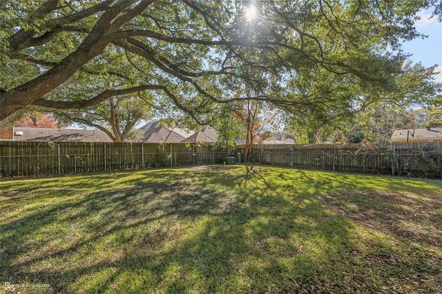 7325 Camelback Drive, Shreveport, LA 71105