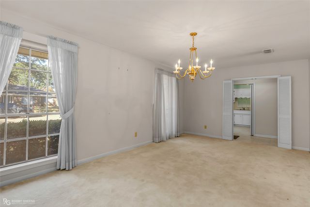 7325 Camelback Drive, Shreveport, LA 71105