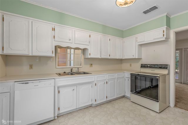 7325 Camelback Drive, Shreveport, LA 71105