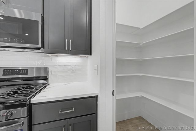 6025 N 28th Street, Broken Arrow, OK 74014