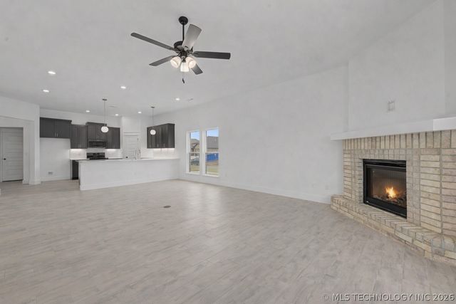 6025 N 28th Street, Broken Arrow, OK 74014