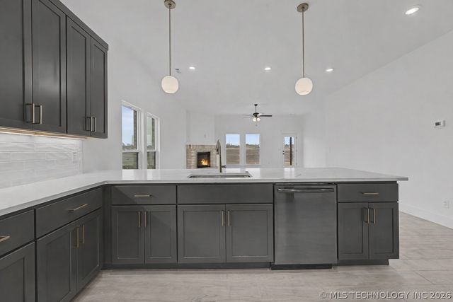 6025 N 28th Street, Broken Arrow, OK 74014